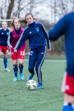 Bild 34 - wBJ HSV - F Holstein Kiel : Ergebnis: 0:6